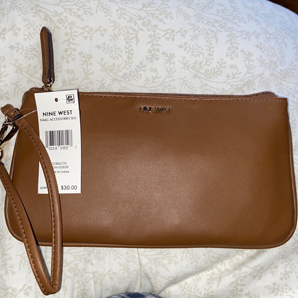 NINE WEST WRISTLET